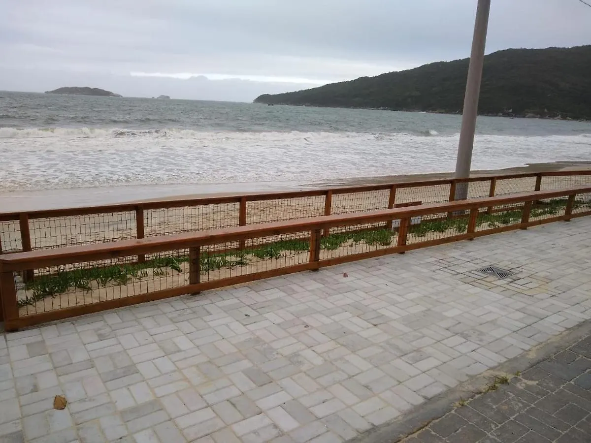 Apartamento 108 - De Frente Para O Mar Dos Ingleses - Pe Na Areia - 4 Pessoas Florianopolis