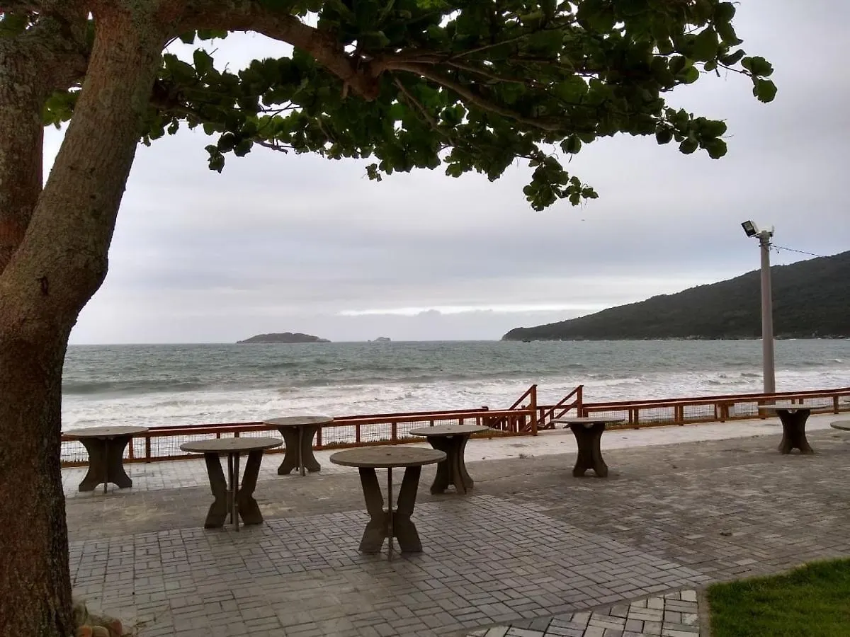 Apartamento 108 - De Frente Para O Mar Dos Ingleses - Pe Na Areia - 4 Pessoas Florianopolis 0*,  Brazil